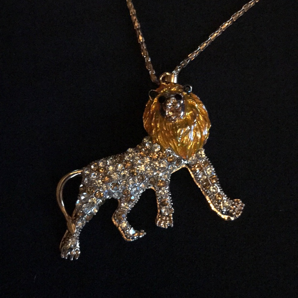 Betsey Johnson necklace